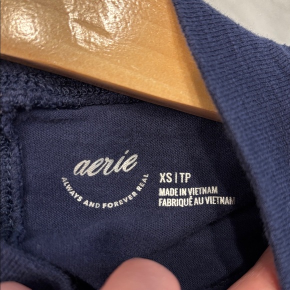 Aerie Cozy Long Sleeve Mock-neck T-shirt in Navy, size XS - Picture 11 of 11